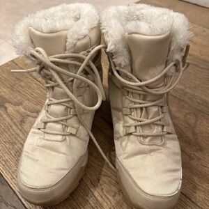 Women's Winter Cream Boots